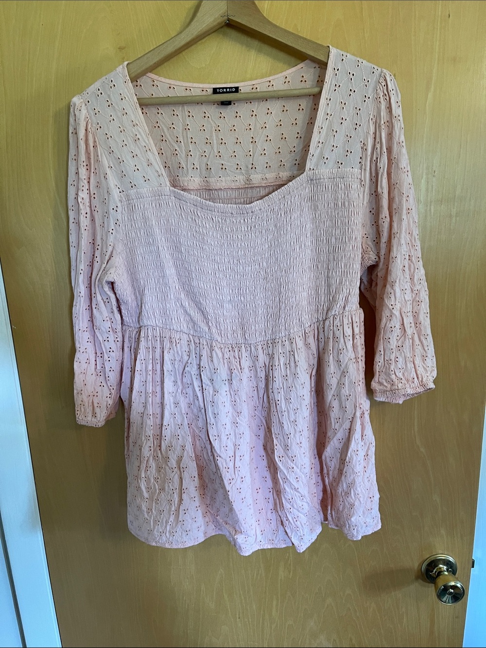 Torrid Peach/Pink Square Neck rouched and eyelet top 2x